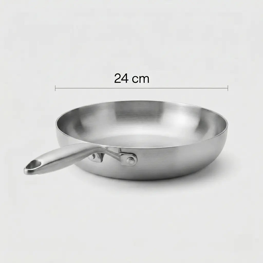 Poêle inox CUISIPURE 24cm vue de dessus avec dimensions de la poêle